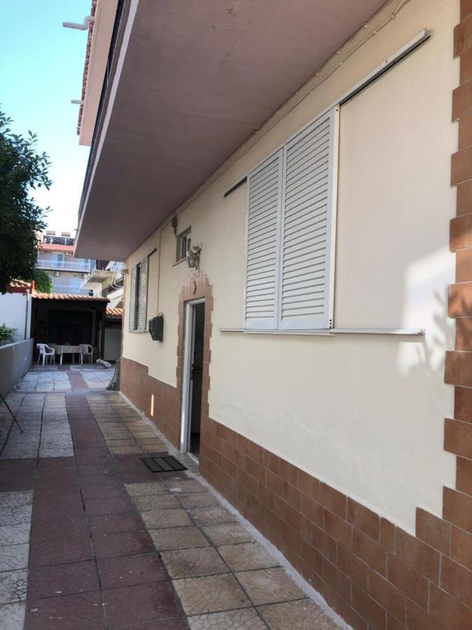 Nikis Rooms Paralía Exterior foto